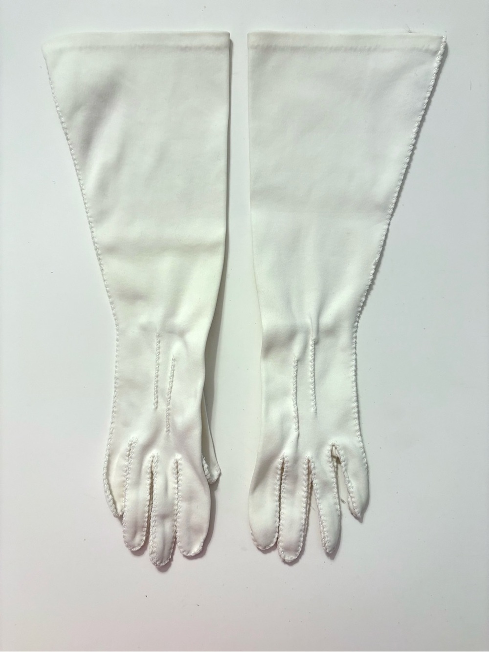 WEAR RIGHT Vintage Off-white Mid-length Starch Gloves 1950s